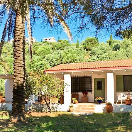 Olive Bay Beach House Амоляни Екстериор снимка
