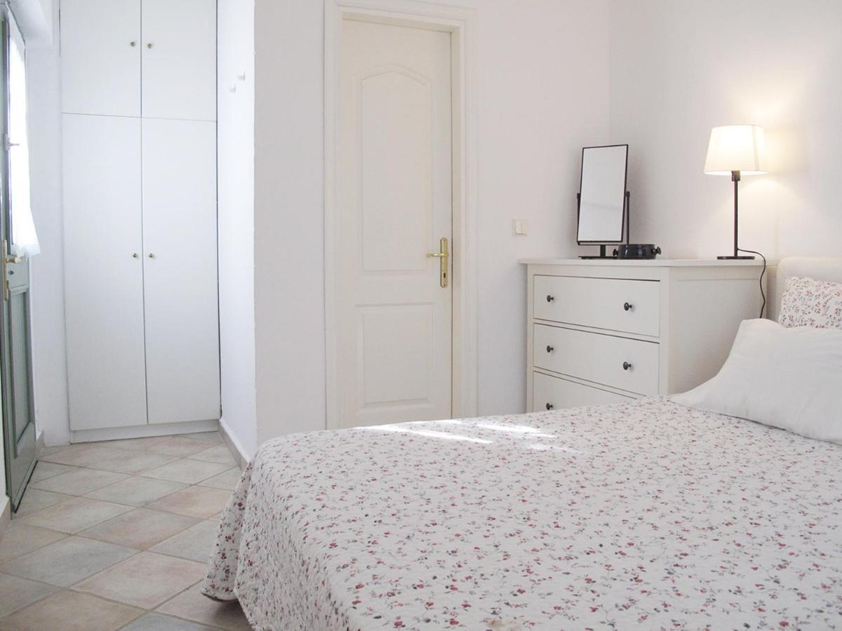 Olive Bay Beach House Амоляни Екстериор снимка