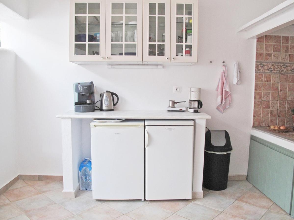 Olive Bay Beach House Амоляни Екстериор снимка